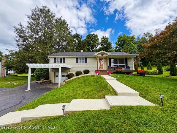 504 Hilltop Ln, Clarks Summit, PA 18411