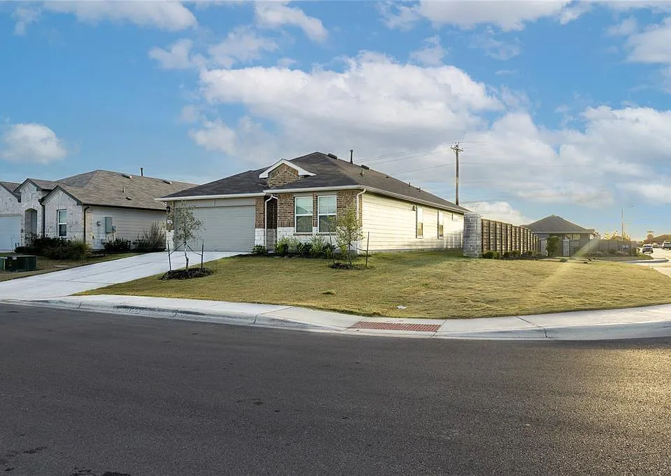 401 Abbey Ln