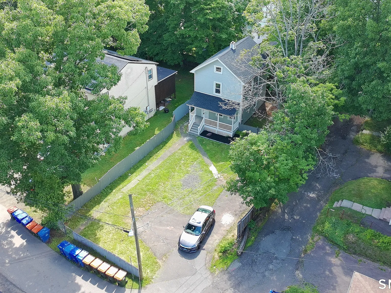 3 bed, 2.0 bath, 960 sqft, $2,400 — Photo 4