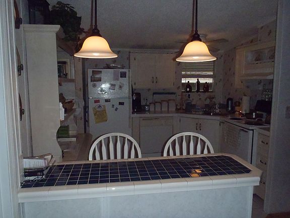 3rd image of 4 Glen Cove Ct