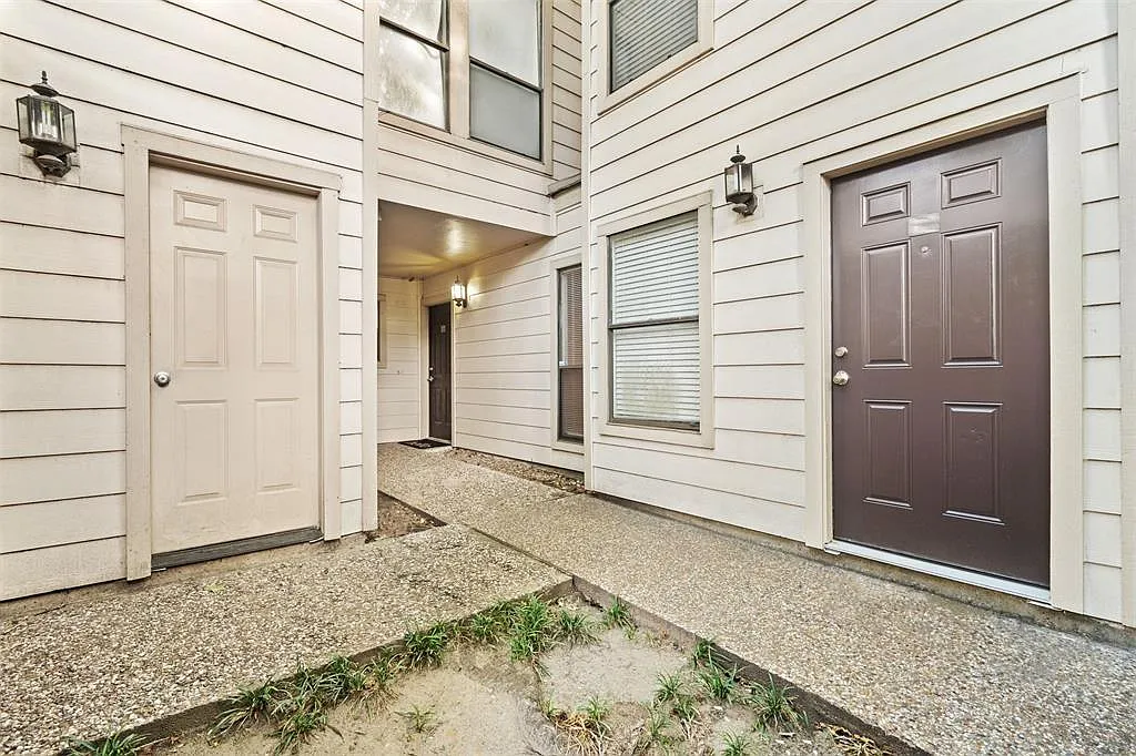 Building Photo - 2277 S Kirkwood Rd #1101