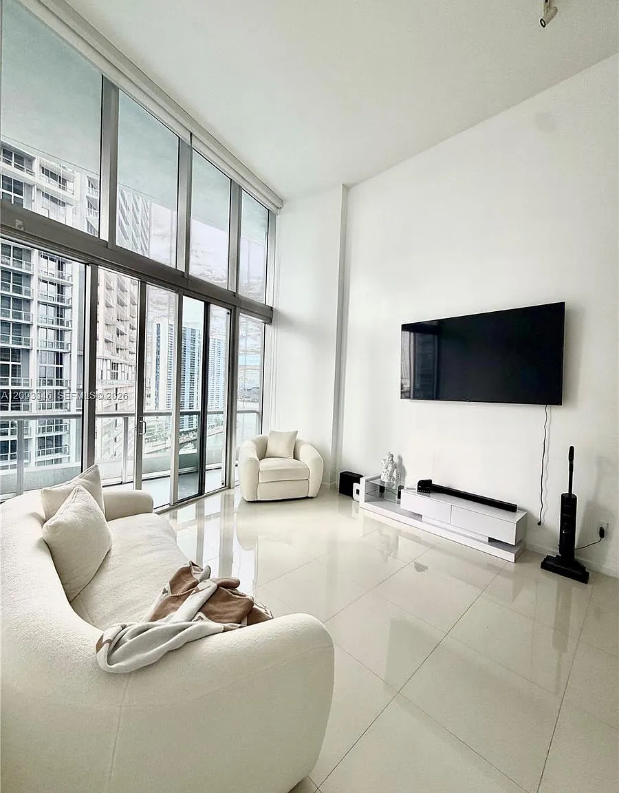 Icon Brickell No Two — Photo 2