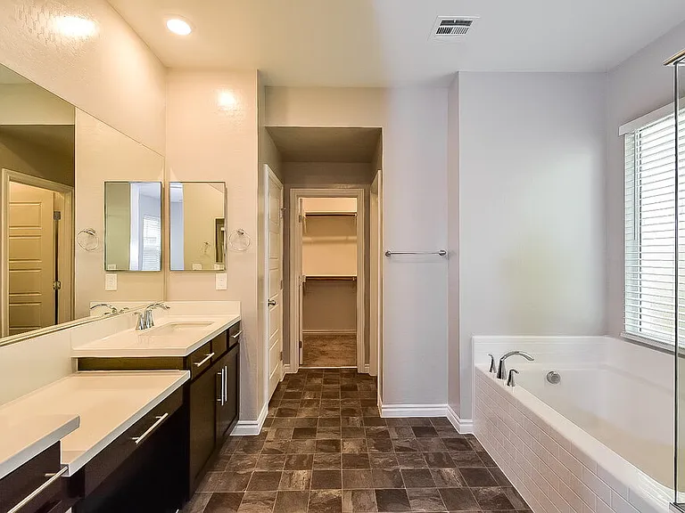 4336 Latitude Valley Ct — Photo 12