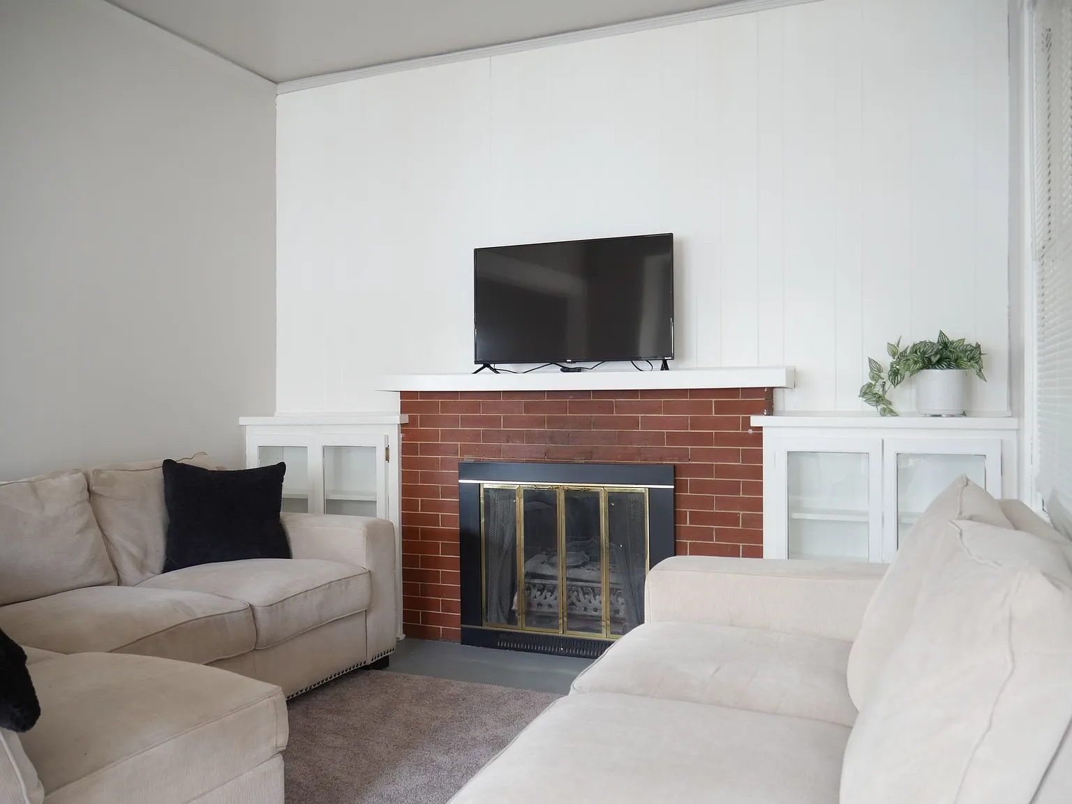 2 bed, 1.0 bath, 1024 sqft, $2,000 — Photo 4