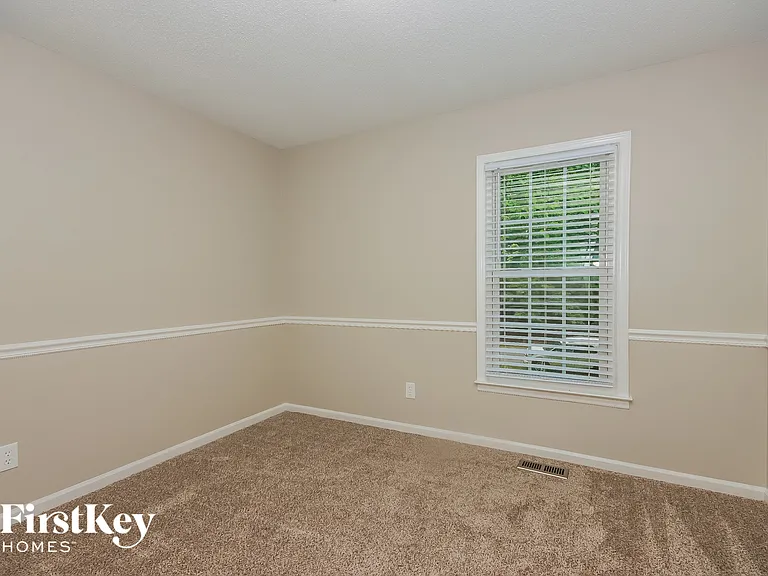 4440 Huntington Dr — Photo 12
