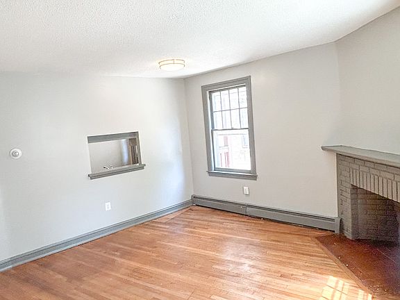 5th image of 926 Asylum Ave #106