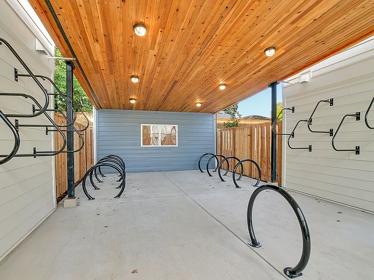 Greeley Court — Photo 14