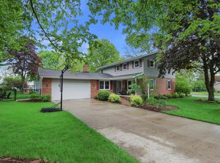 1026 Surrey Ct, Sun Prairie, WI 53590