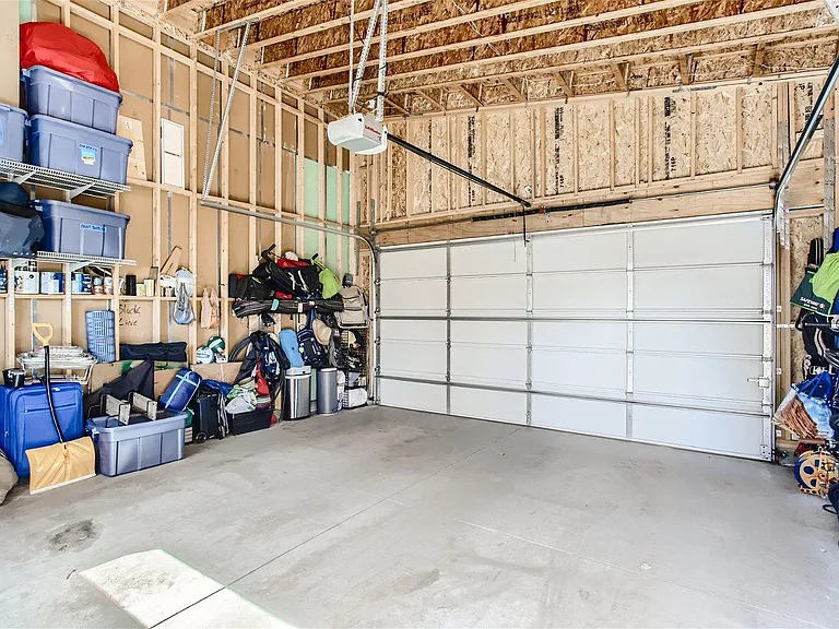 1195 S Mariposa St — Photo 25
