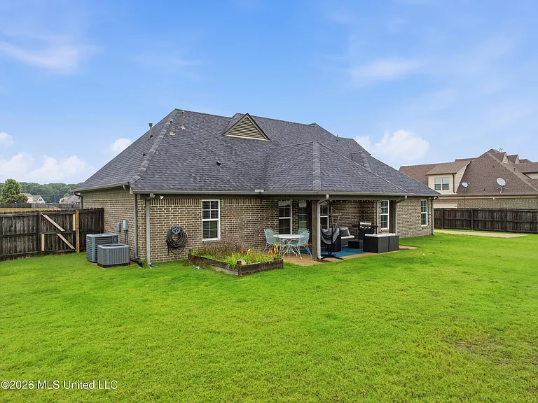 5353 Keating Dr — Photo 33