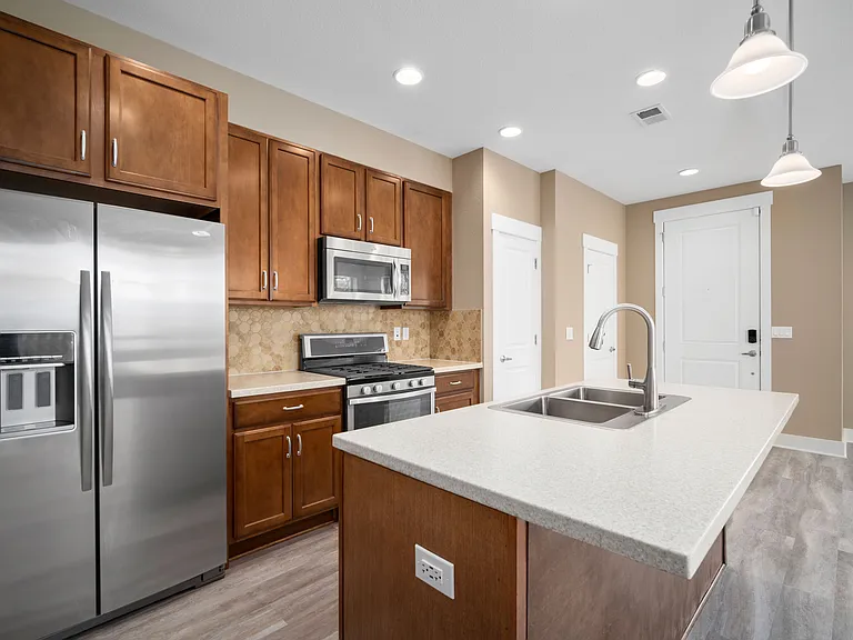572 S Vance Ct — Photo 4