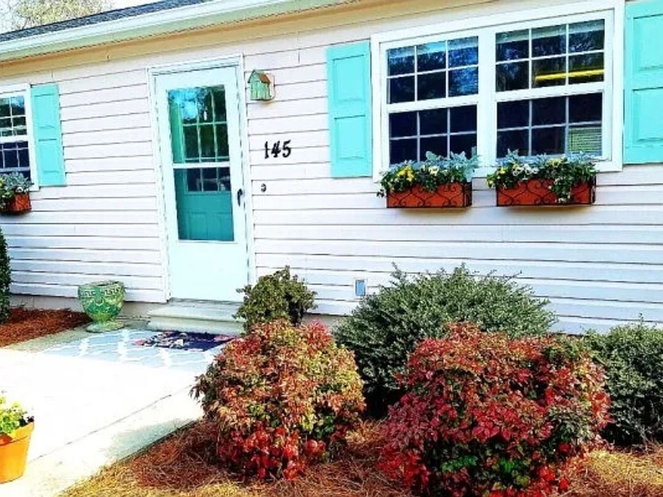 1st image of 146 Westwinds Dr