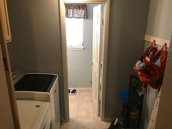 4th image of 302 W McArthur Ave