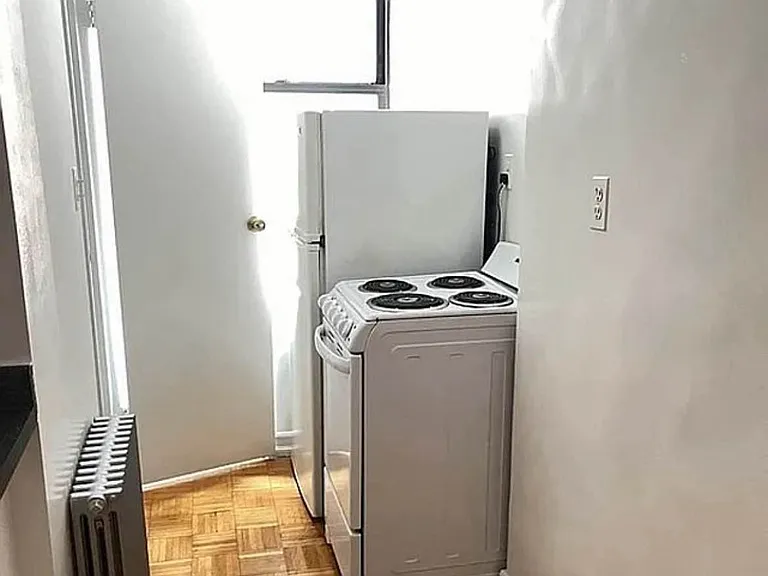 164 Mott St #2D — Photo 5