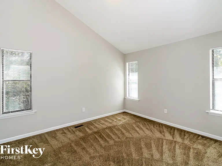 3201 Delhi Dr — Photo 10