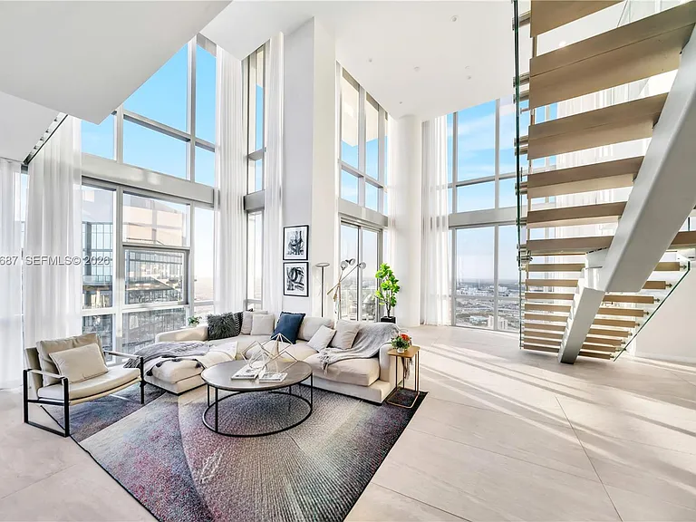 851 NE 1st Ave #Penthouse 4612 — Photo 2