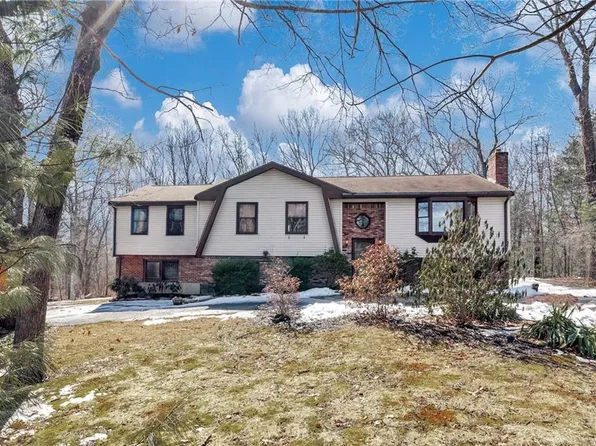 105 Kempton Rd, Millville, MA 01529