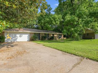 104 Roanwood Ct, Clinton, MS 39056