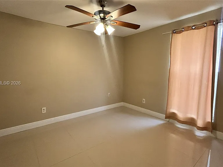 10377 N Kendall Dr #K8 — Photo 8
