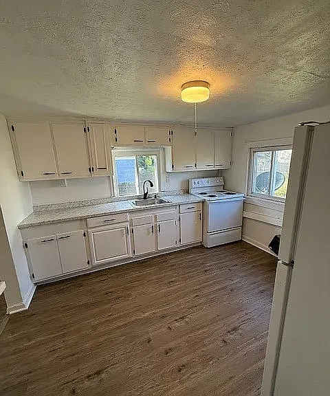 1877 Montgomery Ave #2 — Photo 4