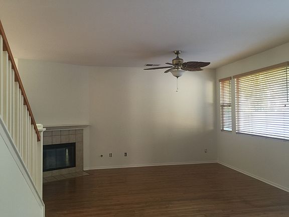 Family Room (adjacent to kitchen)