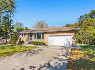 536 E Dundee Rd, Palatine, IL 60074