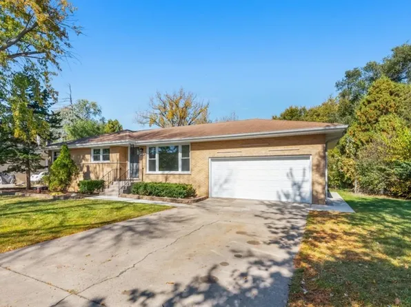 536 E Dundee Rd, Palatine, IL 60074
