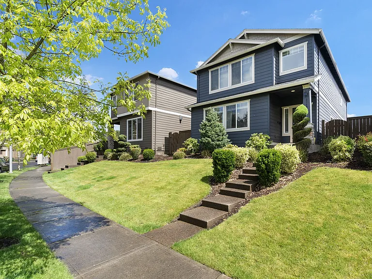 SE Willamette Ave — Photo 25