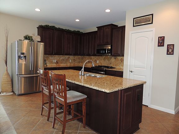 5th image of 702 Westbury Ln