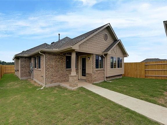 2nd image of 124 Trailstone Dr