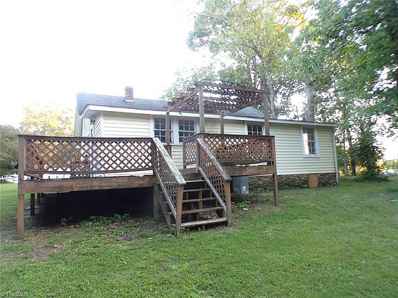 3rd image of 406 Westgate Dr