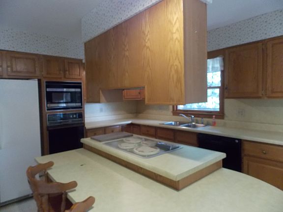4th image of 1405 Hiawatha Trl