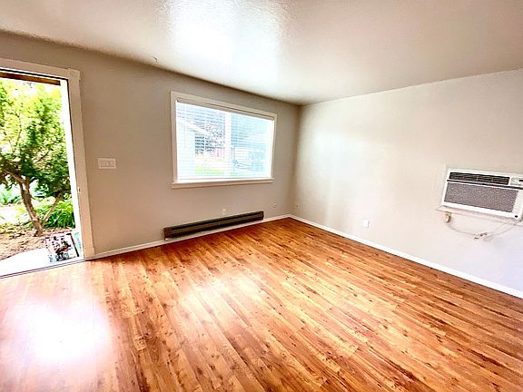 4th image of 1488-1494 Sunrise Manor Way #3SUNR1492