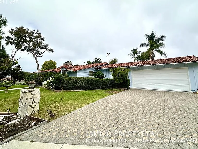 2548 Via Carrillo — Photo 3