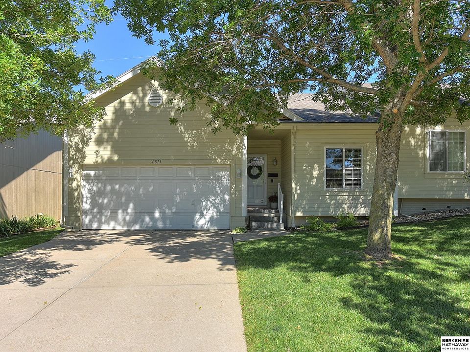 1st image of 4811 N 144th Ave
