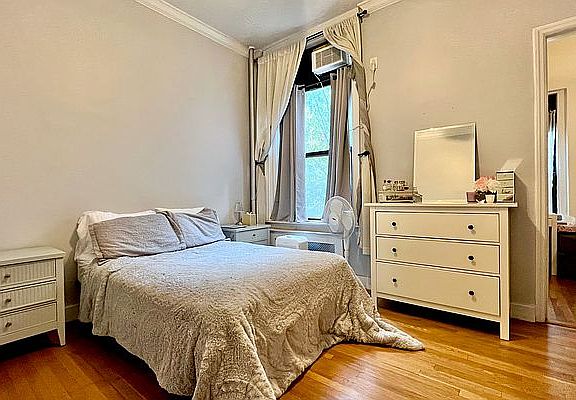 4th image of 34 W 86th St APT 2C
