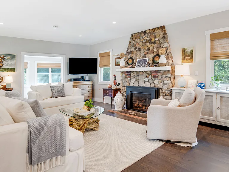 45 Towd Point Rd — Photo 8