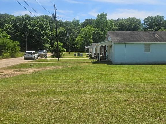 2nd image of 400 Dedman St