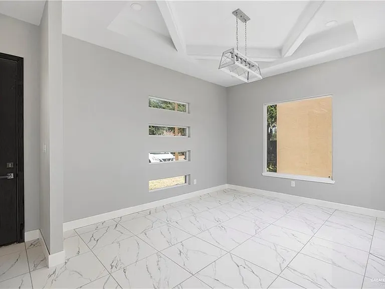1319 W Gran Via St — Photo 11