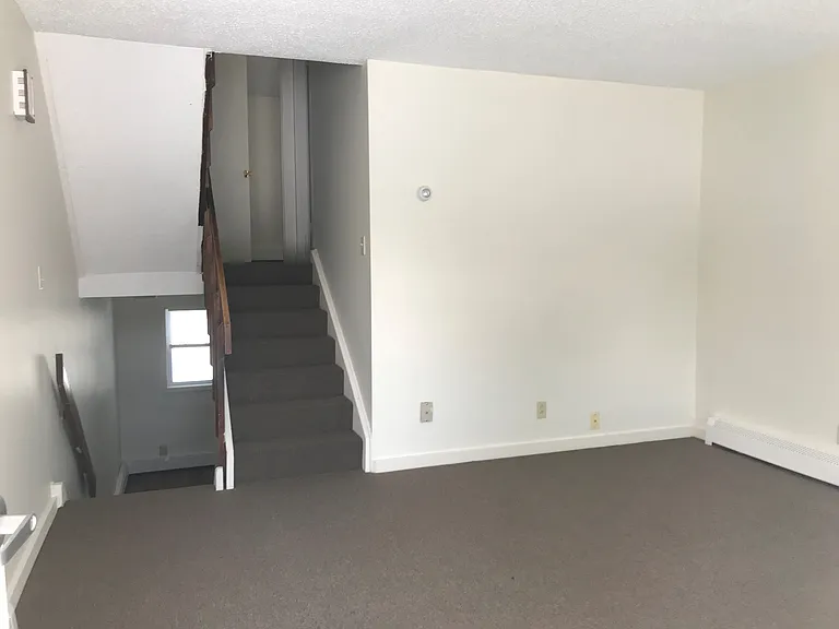 Lakeshore Apartments (Flagstaff) — Photo 9