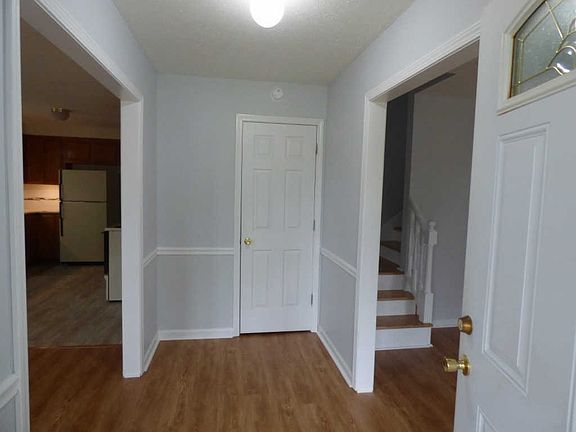 3rd image of 978 Joey Dr