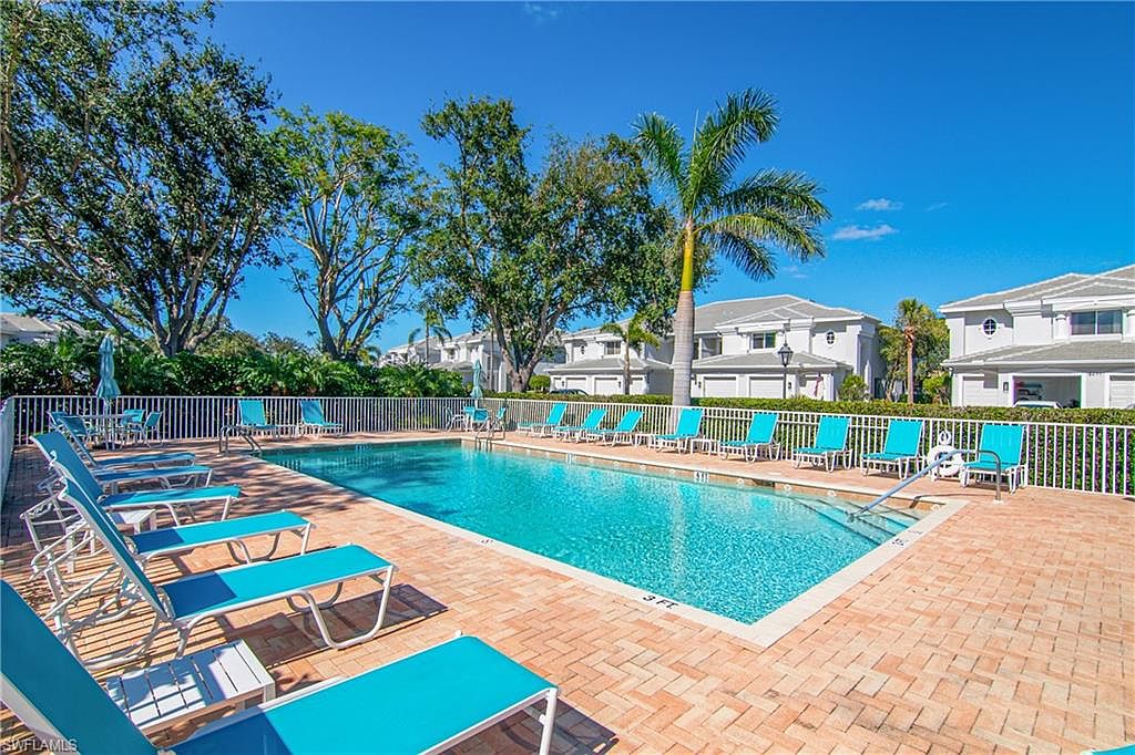 8471 Southbridge Dr #2