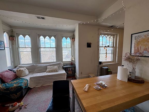 2nd image of 1300 Pine St APT 4R