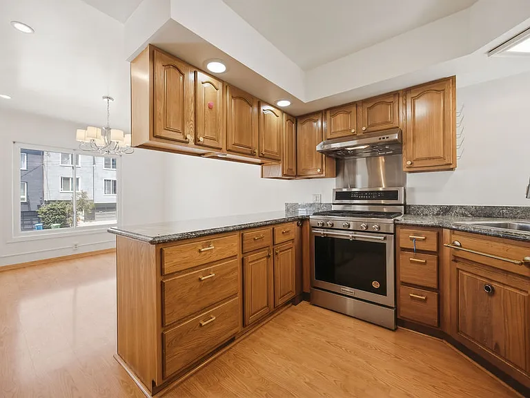 521-523 Taraval St #521 — Photo 1