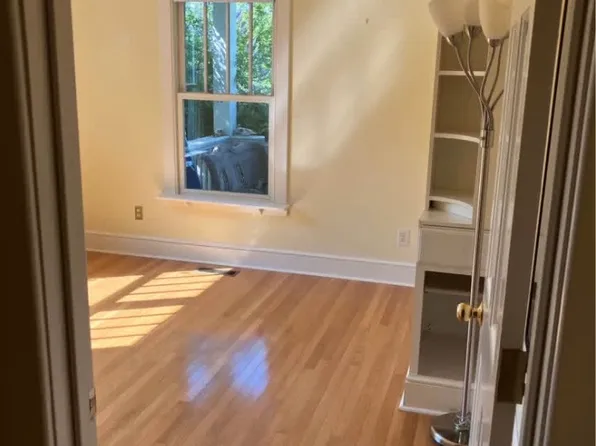 1700 Market St E, Charlottesville, VA 22902