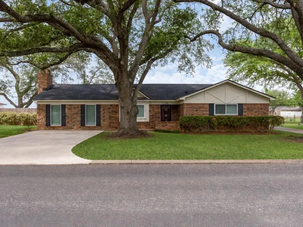 1119 Ladelle St, Wharton, TX 77488