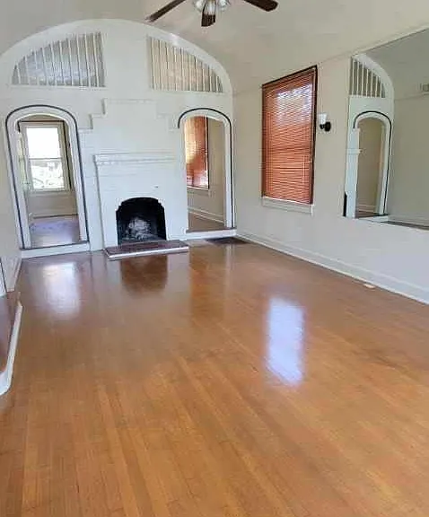 2440 Laurel St — Photo 3