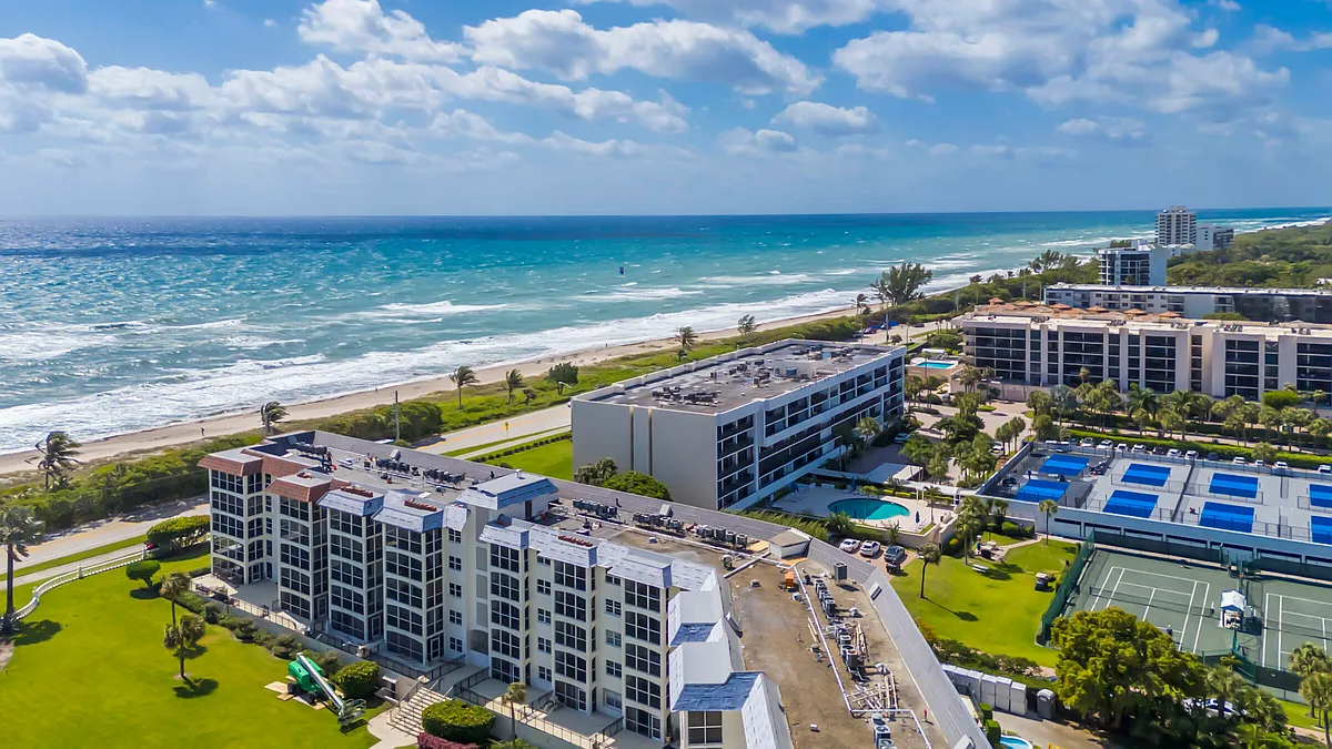 Building Photo - 2871 N Ocean Blvd #C307
