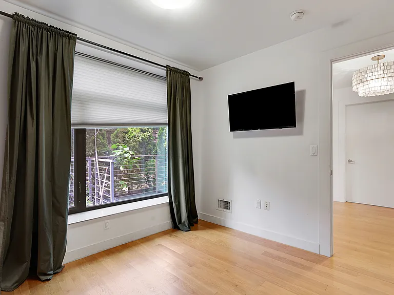 730 Lafayette Ave #1L — Photo 5