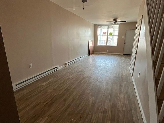 3rd image of 897 W Coal St
